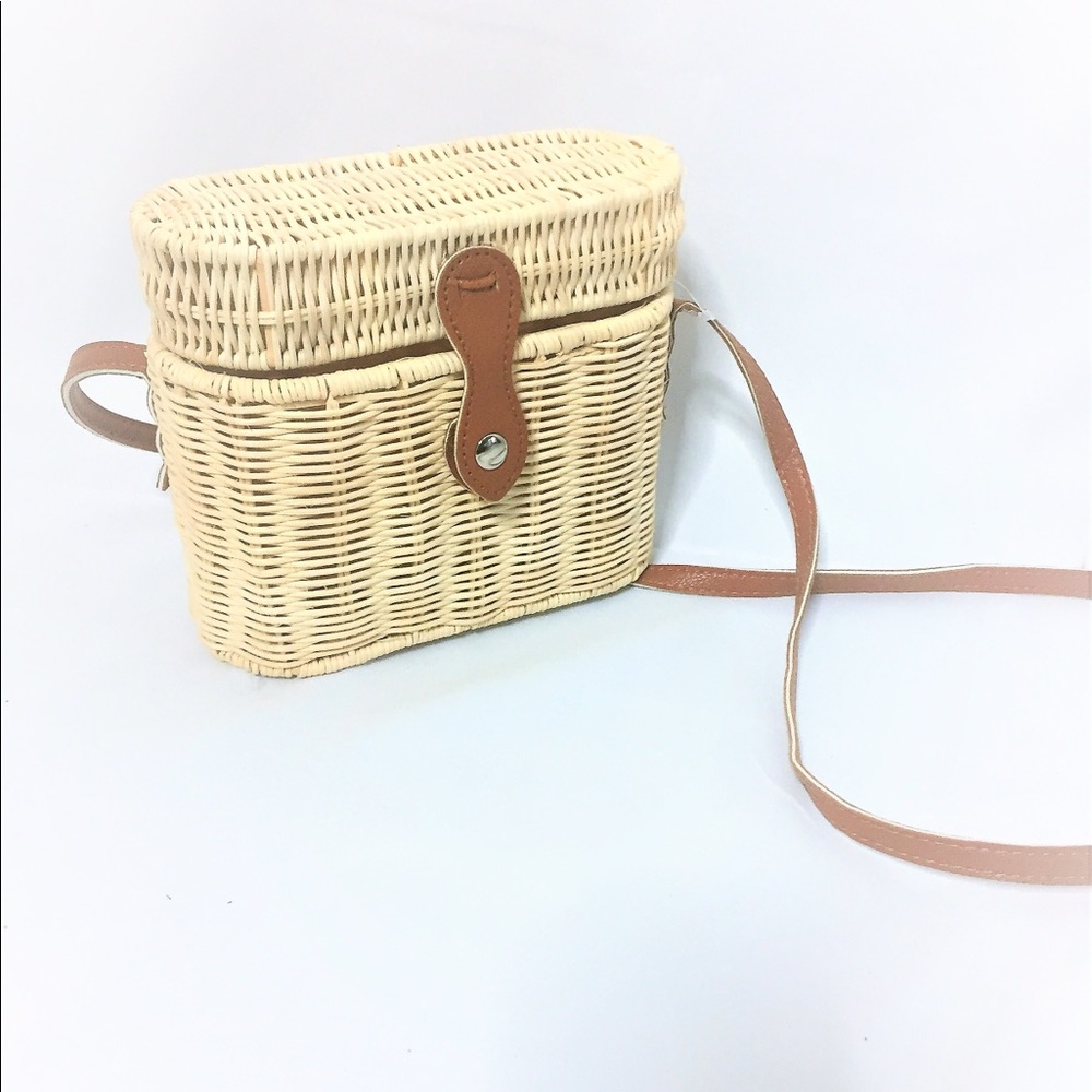 Wicker shoulder Strap Purse